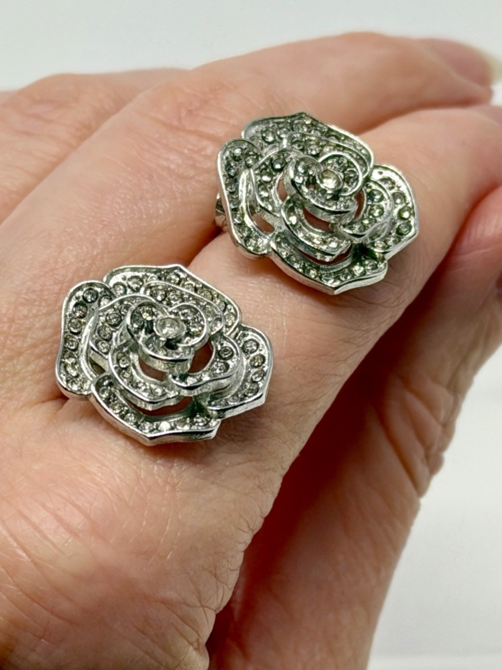 Silver-tone Flower Rhinestone Stud Earrings Push Backs - Picture 4 of 5